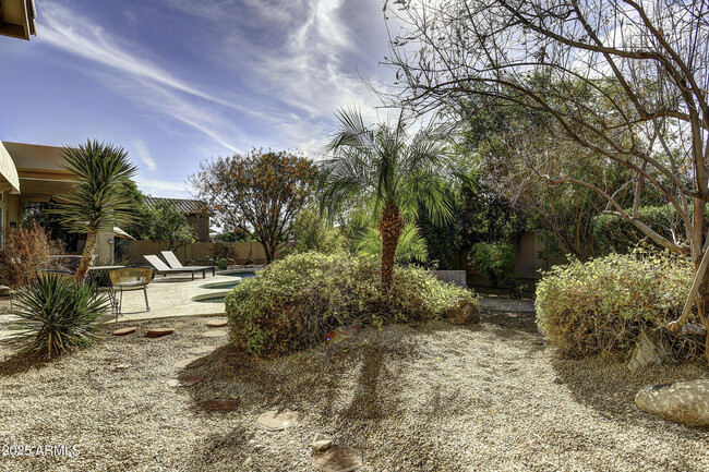 Building Photo - 12113 E Sahuaro Dr