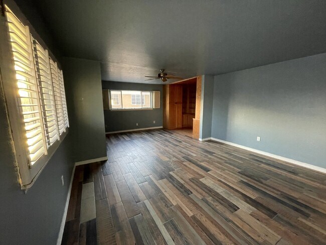 Building Photo - 9517 Mcintosh Dr