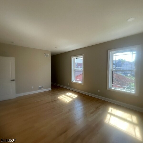 Building Photo - 1297 Avy St