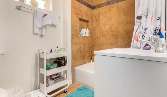 Building Photo - FULLY REMODELED HOME WITHIN A SHORT DISTAN...