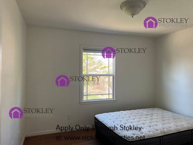 Building Photo - 2427 Sycamore Ave