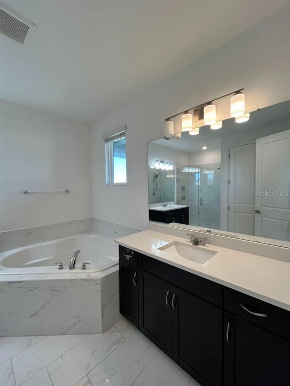 Building Photo - 9918 Summerlake Groves St