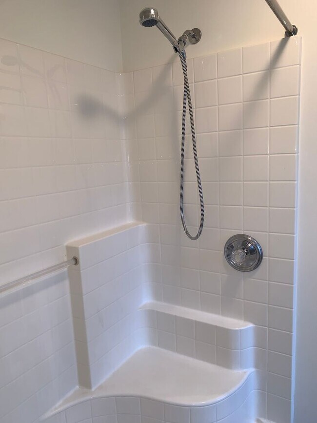 Building Photo - Don't Miss Out On This New Cumberland Town-Home For Rent, 3 Stories/3 Bedrooms/2.5 Bathroom In We...