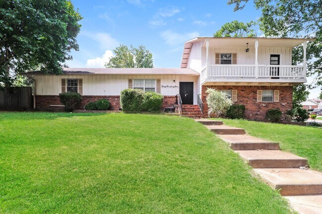 Primary Photo - 3569 Arsenal St