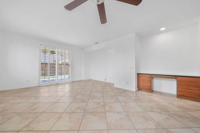 Building Photo - 50342 San Capistrano Dr