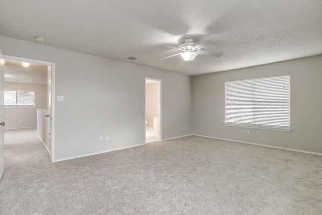 Building Photo - Ready for New Tenants- Large 3 bed, 2.5 bath in West Fort Worth- 76108