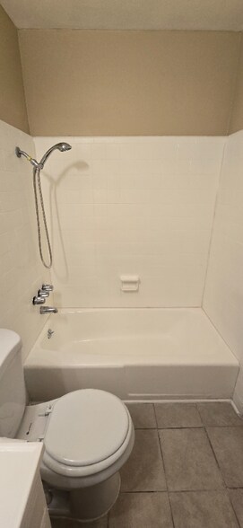 Building Photo - 3446 Rainbow Ln