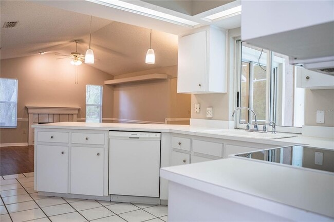 Building Photo - 2326 Deerbrook Dr