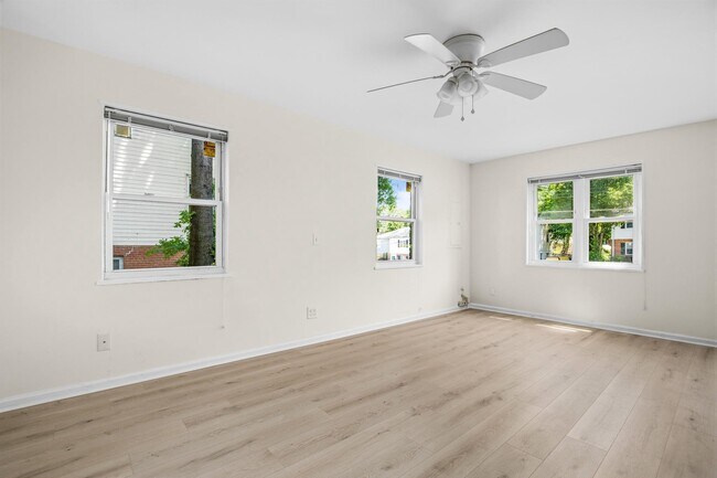 Building Photo - 5810 Fifer Dr