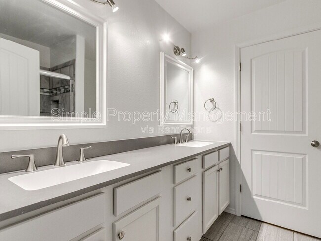 Building Photo - 1603 SW 23rd St