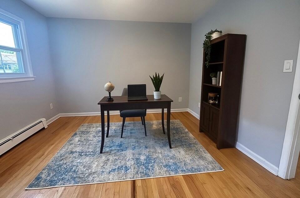 Building Photo - 34 Warman St