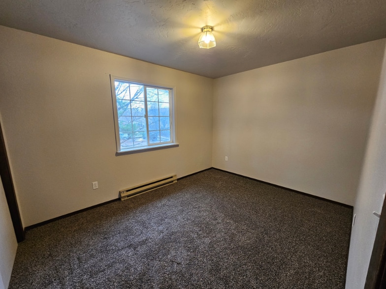 Building Photo - 1704 1st Ave W