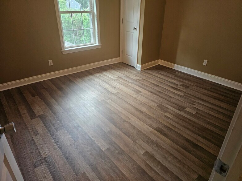 Bedroom - 60 Amherst St