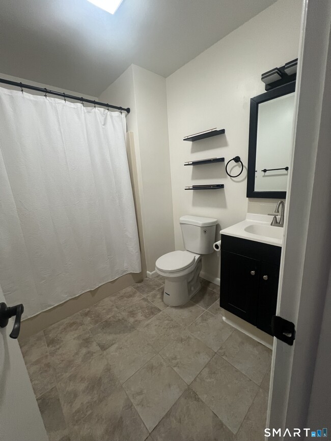 Building Photo - 3370 Madison Ave