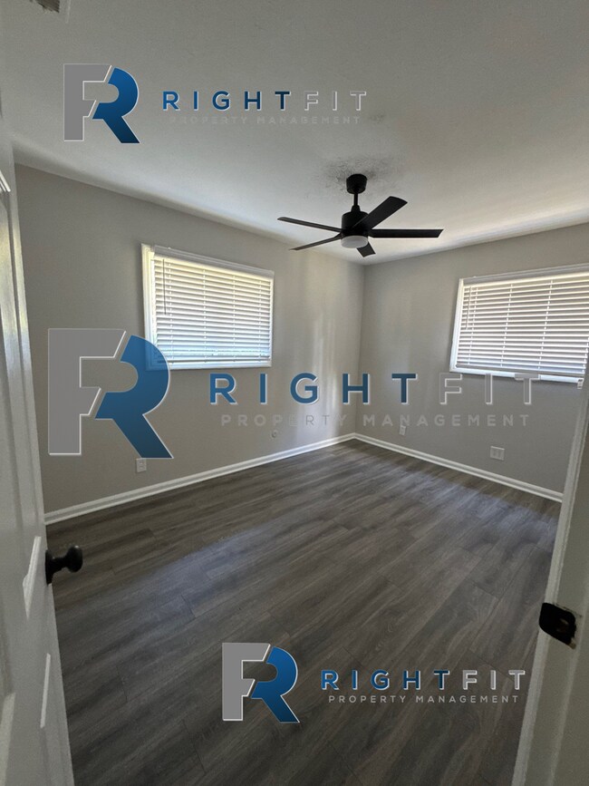 Building Photo - Lovely Ranch Style Home