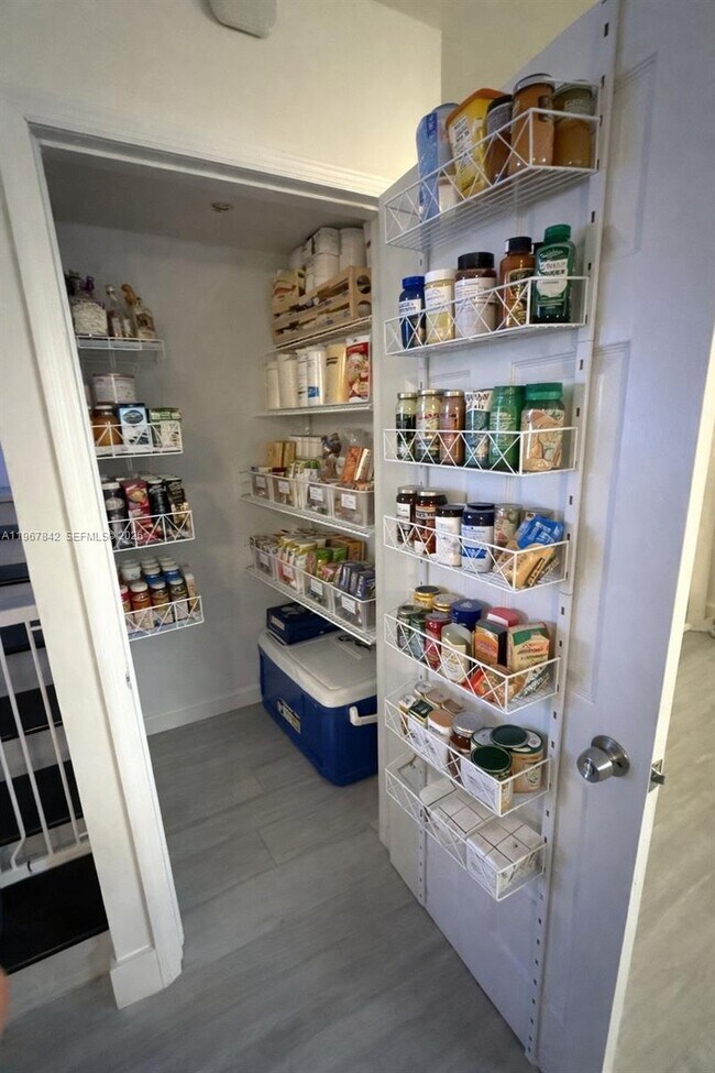 Building Photo - 283 Woodland Rd