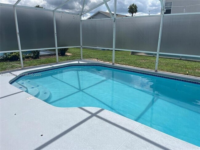 Building Photo - 189 Emeraldview Ave