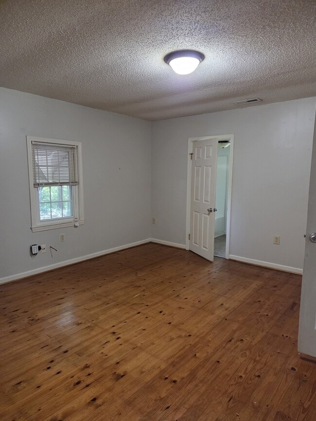 Building Photo - Charming 2 Bedroom in Summerfield