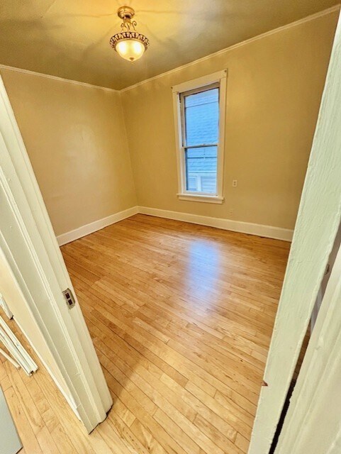 Building Photo - 1012 E Clarke St