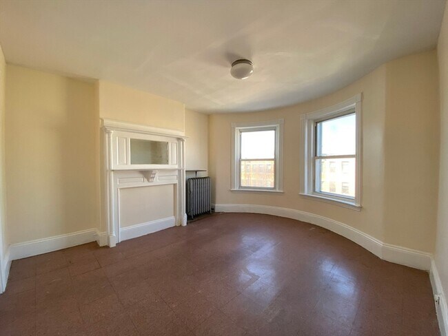 Building Photo - 884 Huntington Ave