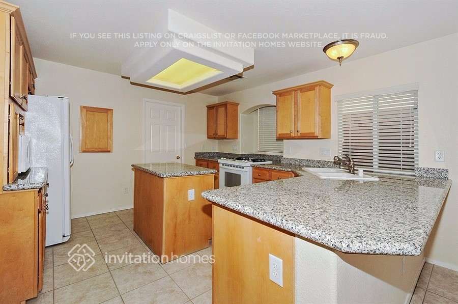 Building Photo - 7544 Slipstream St