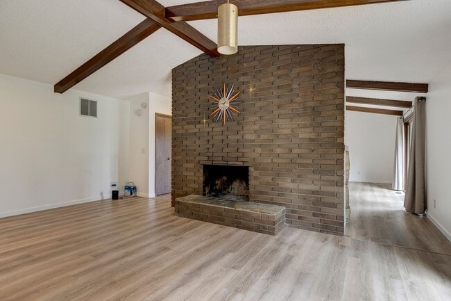 Building Photo - 3 Bed 2 Bath Home in Swantown Neighborhood