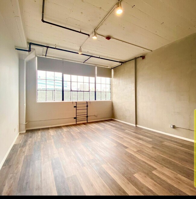 Building Photo - 420 San Pedro St