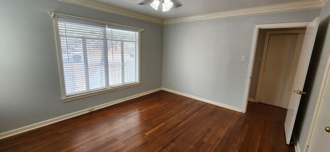 Building Photo - For Rent- Terrell Hills -2bed, 2 bath Home