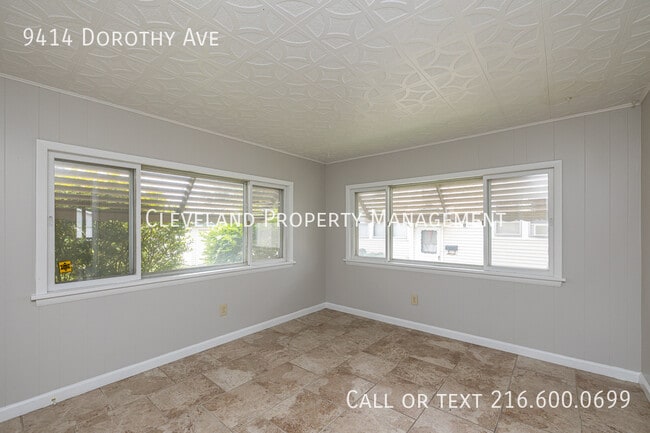 Building Photo - 9414 Dorothy Ave