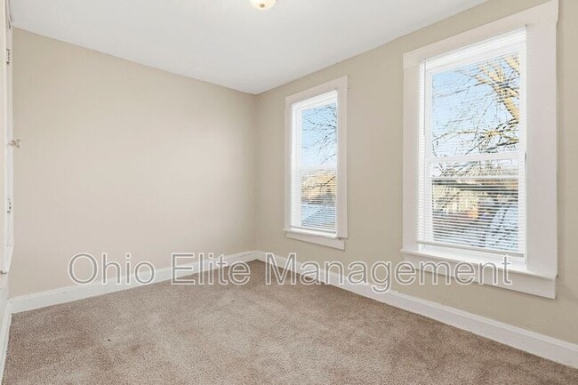 Building Photo - 500 N Champion Ave