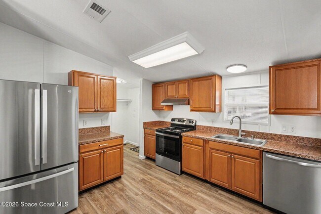 Building Photo - 423 Brozman Ln
