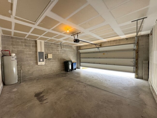 Building Photo - Beautiful 4 Bedroom 2 Bathroom Home in Bartow!