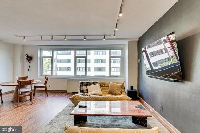 Building Photo - 1545 18th St NW