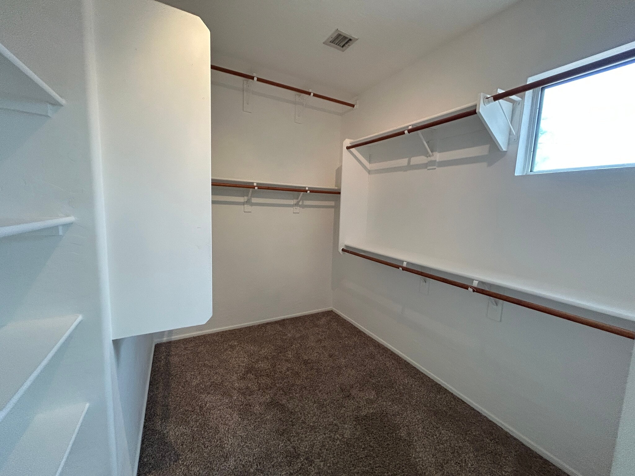 Building Photo - 9885 S La Rosa Dr