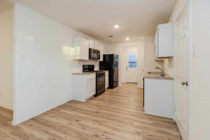 Building Photo - 3659 Solanum Dr