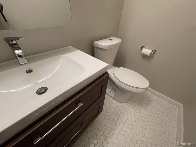 Building Photo - 4924 Broomfield Ct