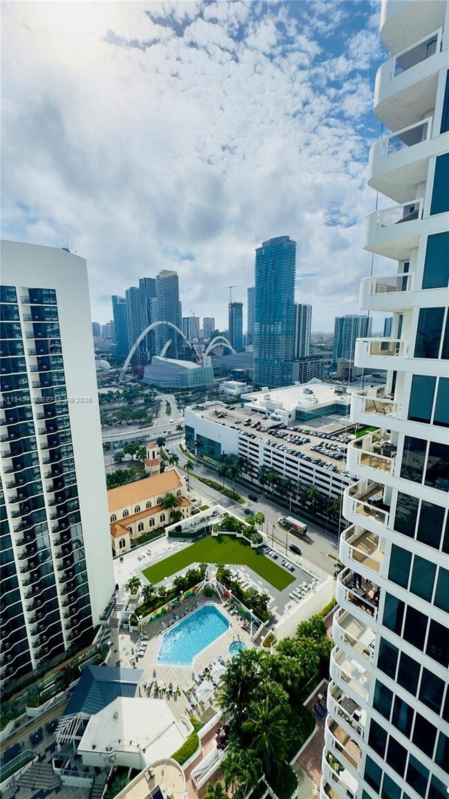 Building Photo - 1717 N Bayshore Dr