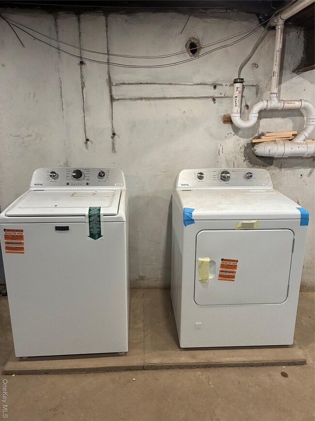 Building Photo - 204 E Shore Rd