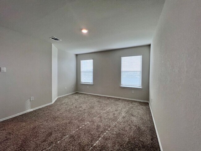 Building Photo - Solana Ridge Subdivision