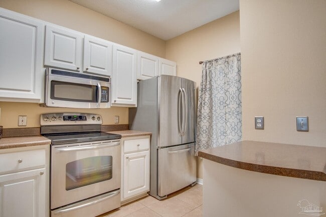 Building Photo - 2741 Bay Club Dr