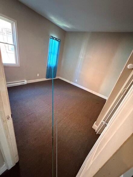 Bedroom 2 - 51 Seyms St