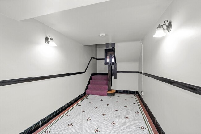 Building Photo - 411 Beloit Ave