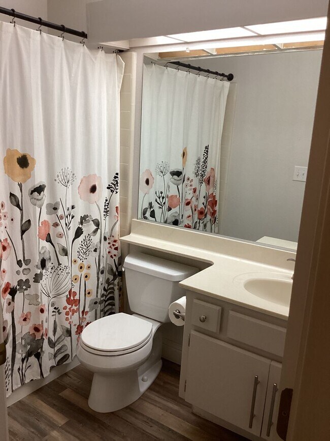 3 bd 2.5 bath in The Grove gated community 750 Lincoln Rd Yuba City