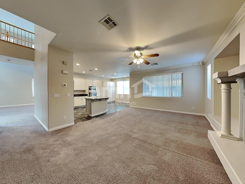 Building Photo - 9028 W Wolf Dancer Ave