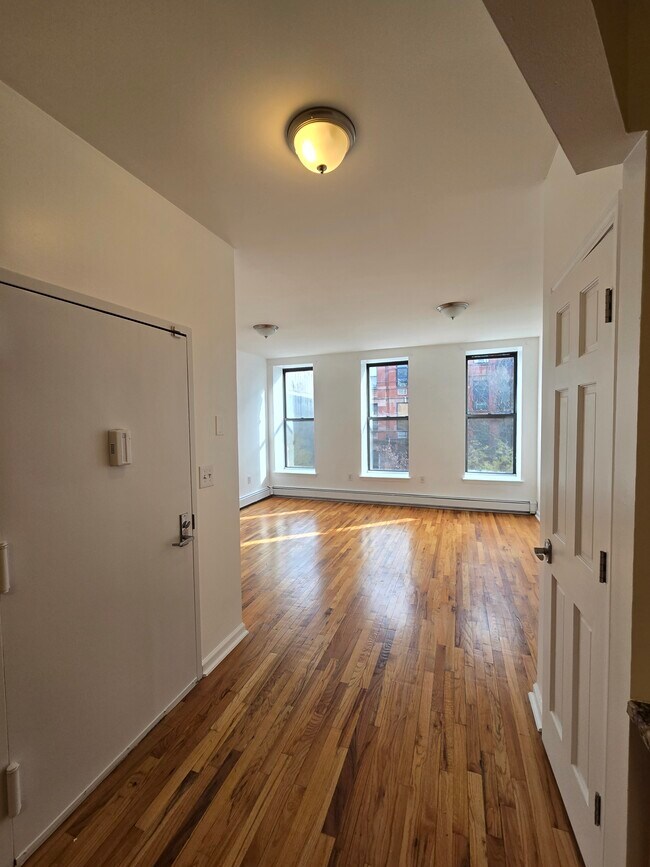 Building Photo - 267 W 121st St