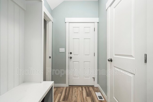 Building Photo - 4438 E Hurstbourne Dr