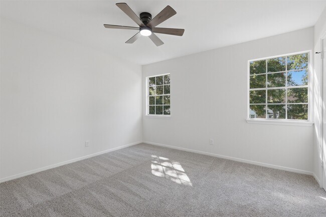Building Photo - 3930 Cypress Hill Dr