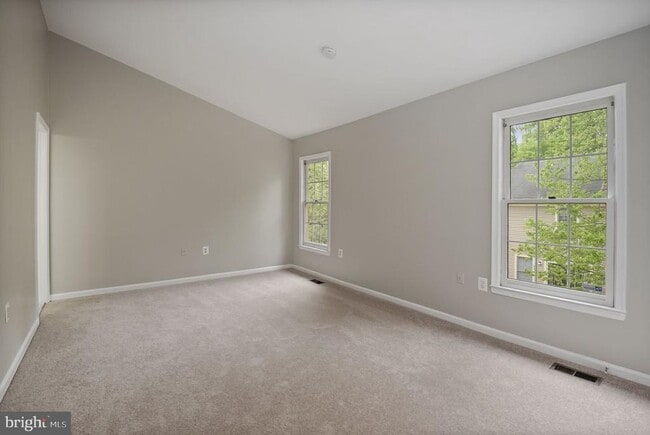 Building Photo - 10500 Grove Ridge Pl