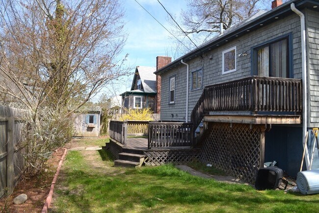 Building Photo - 1421 Morton Ave