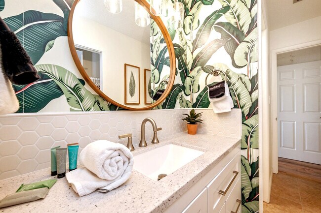 Building Photo - 4000 Gulf Terrace Dr